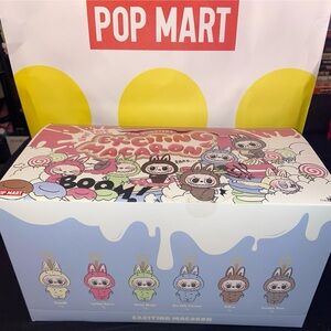 The Monsters Exciting macaron set